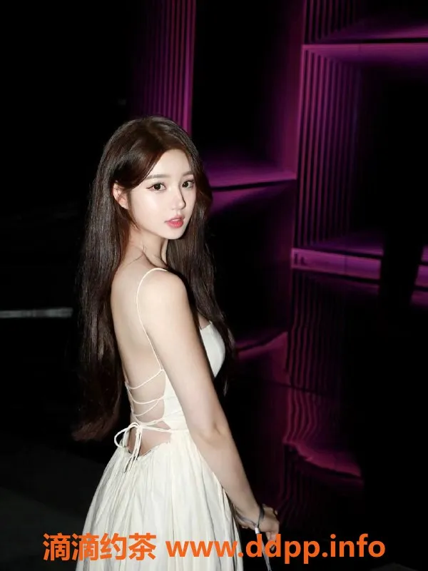 杭州外围-萧山区小甜甜，167大胸D，皮肤雪白