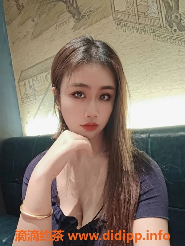 广州楼凤-天河莉莉，爆乳尤物，700元约会体验