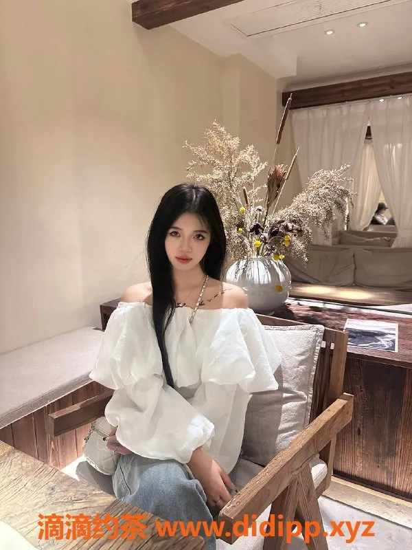 广州楼凤-白云嫩妹小玲，700约会服务，视频验证