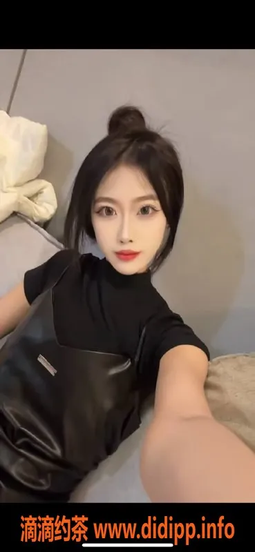 广州楼凤-天河嫩妹苏千雪，长腿800p超值体验