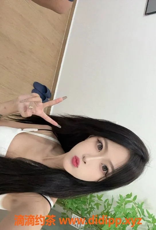 广州楼凤-天河嫩妹苏千雪，长腿800p超值体验