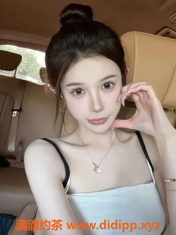 深圳楼凤-福田小羽，双飞制服丝袜1800元体验