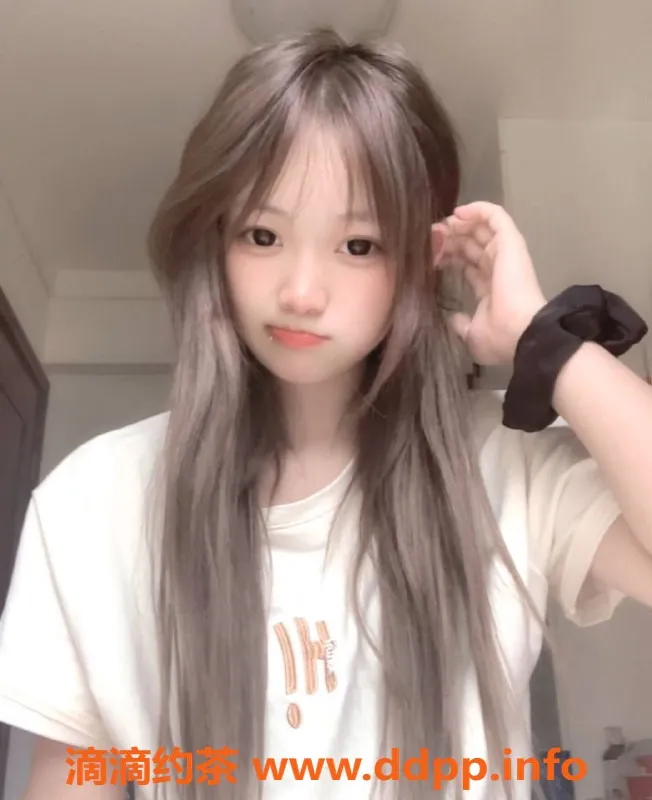 广州楼凤-佛山南海嫩妹七七，水费700p等你来体验