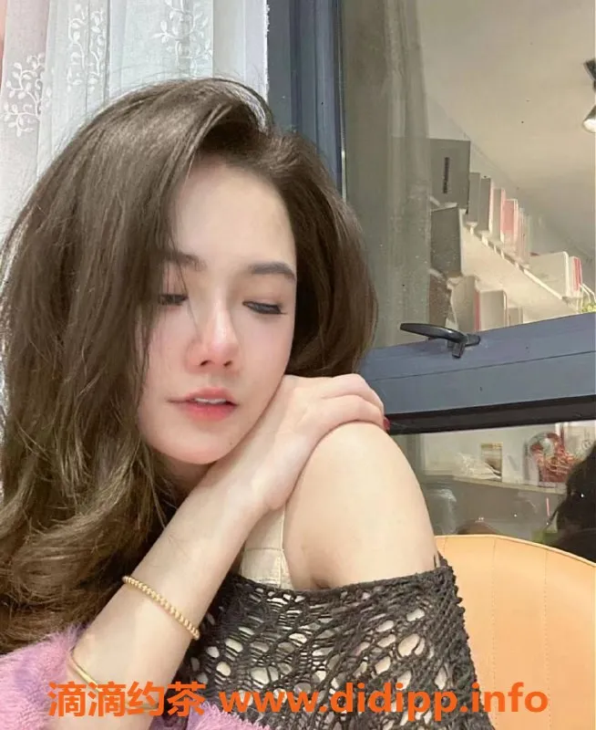 杭州楼凤-上城区新人艾米 42KG真C 纯情御姐等你体验