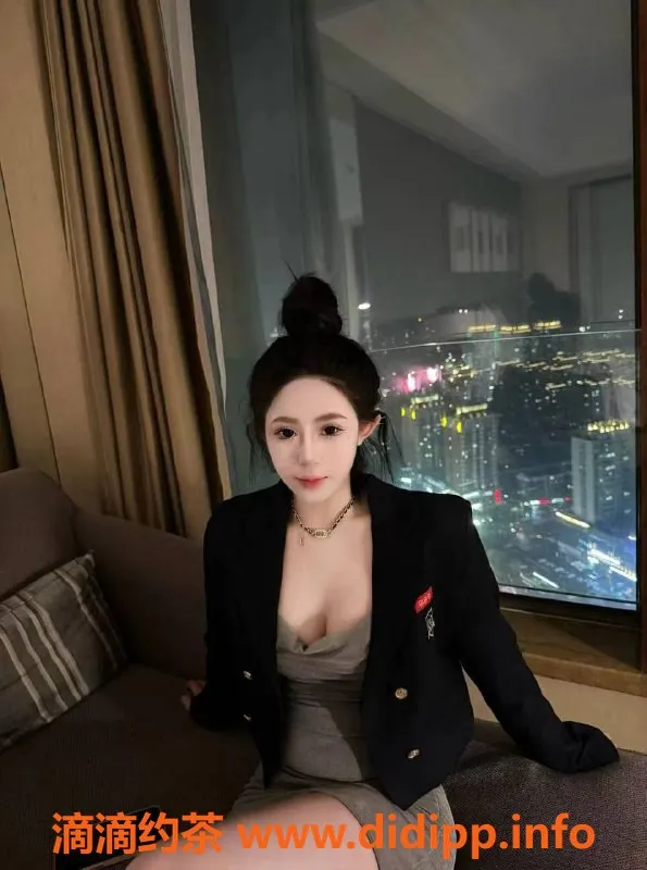 杭州楼凤-拱墅区可欲小妞儿，165高95斤，陪浴69互舔