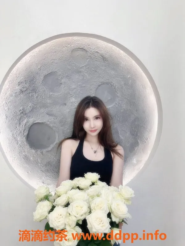 杭州楼凤-杭州网红林允儿，24岁165cm，服务全面