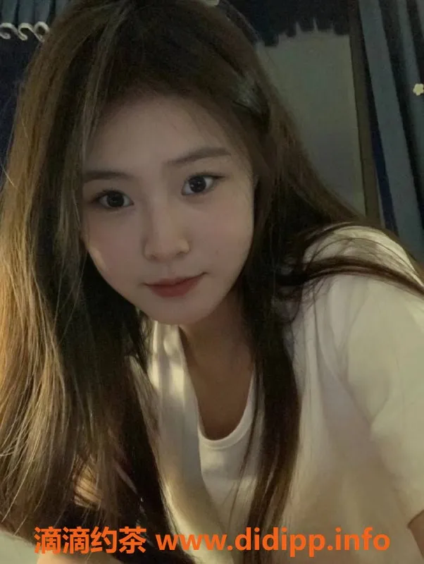 广州楼凤资源信息,天河嫩妹兔兔，视频验证，700元约哦！