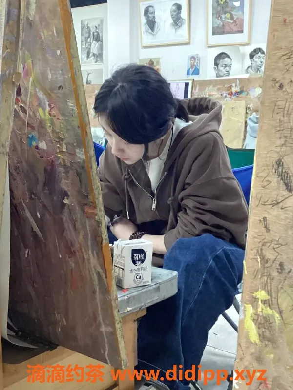 深圳楼凤资源信息,深圳南山Vicky，165C，44kg，千五档服务