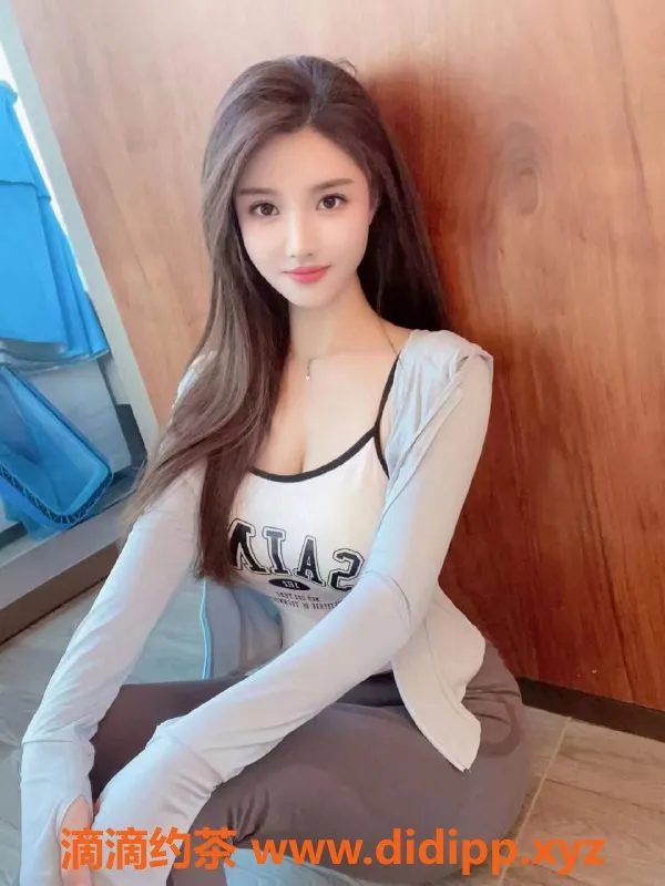 杭州上门服务-成都妹子丽娜，胸大体苗，服务超棒