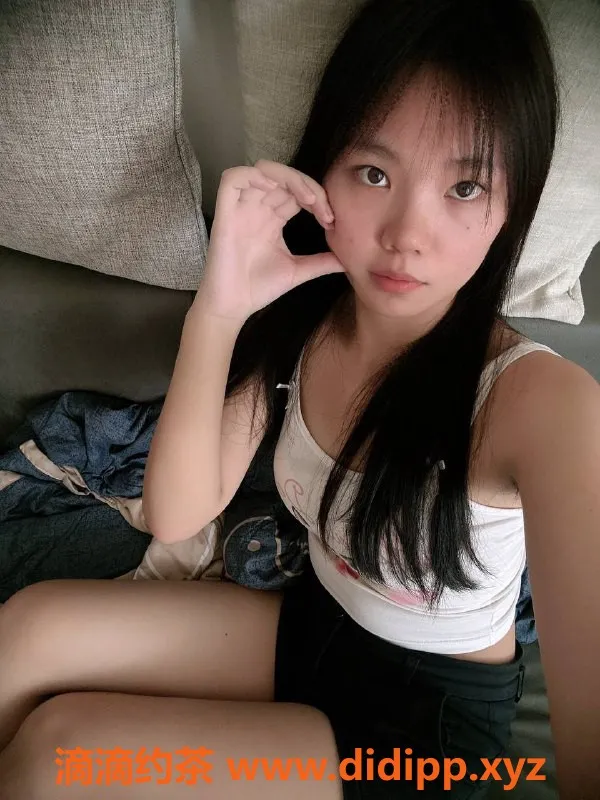 广州楼凤-海珠嫩妹可欣，视频验证800元享受服务