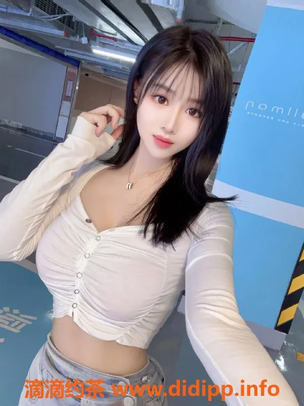 杭州楼凤-23岁菲儿，皮肤白皙，168cm大长腿等你来玩！