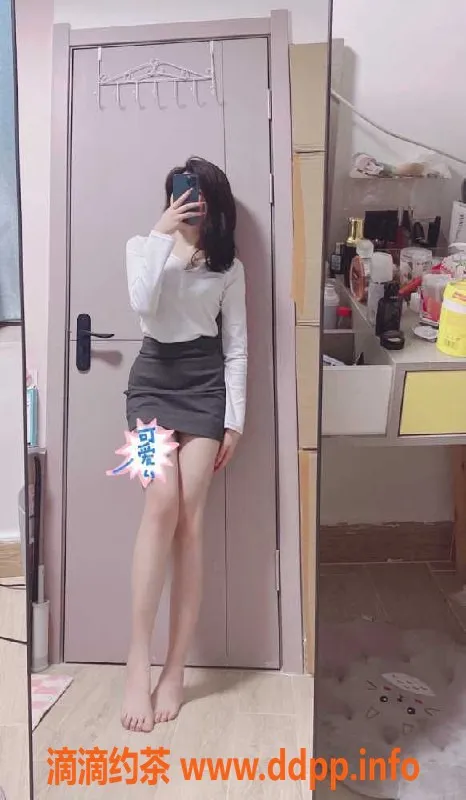 广州楼凤-白云小语23岁，身高165cm，46kg激情服务