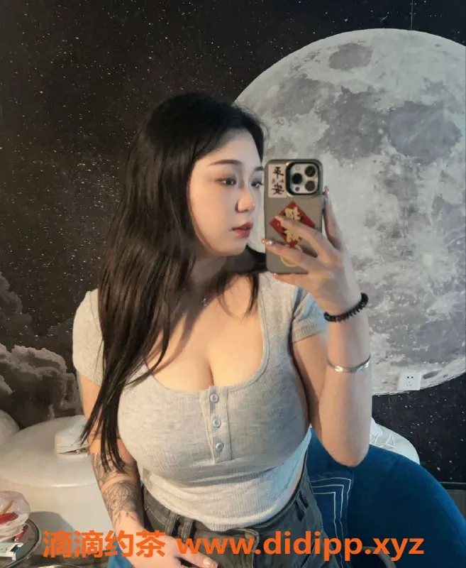 深圳楼凤-龙岗颜颜，千元以上，鸳鸯浴等多项服务