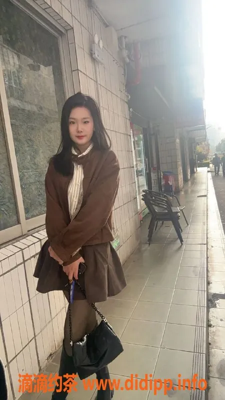 东莞楼凤-沈阳35岁小姐姐，身高165，价格实惠，服务超好