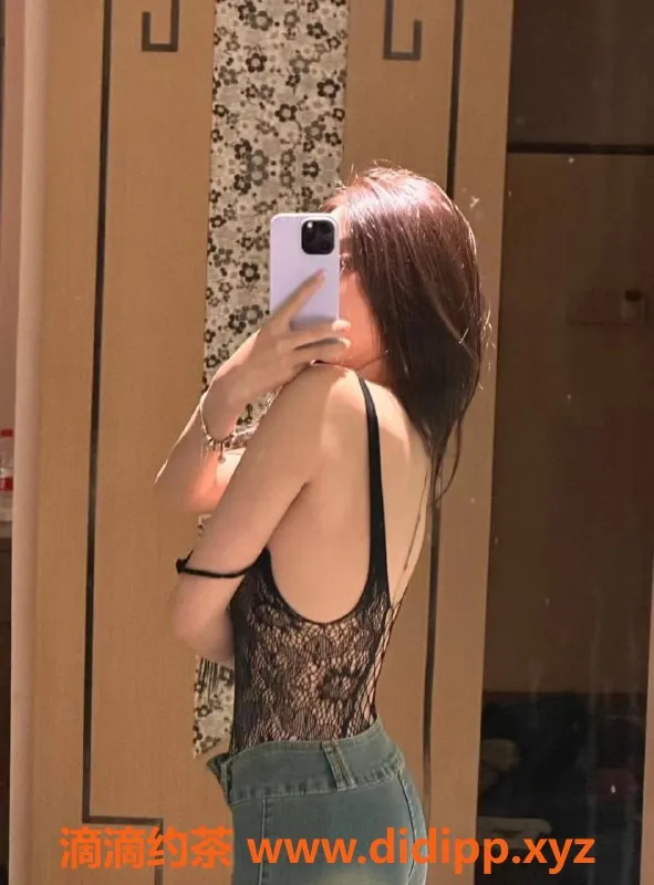 深圳楼凤-福田书宁，1800元享制服、丝袜服务