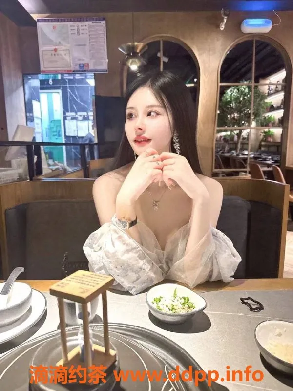 福州楼凤-台江区小话梅，160CM 45KG 34B 新人服务预约中