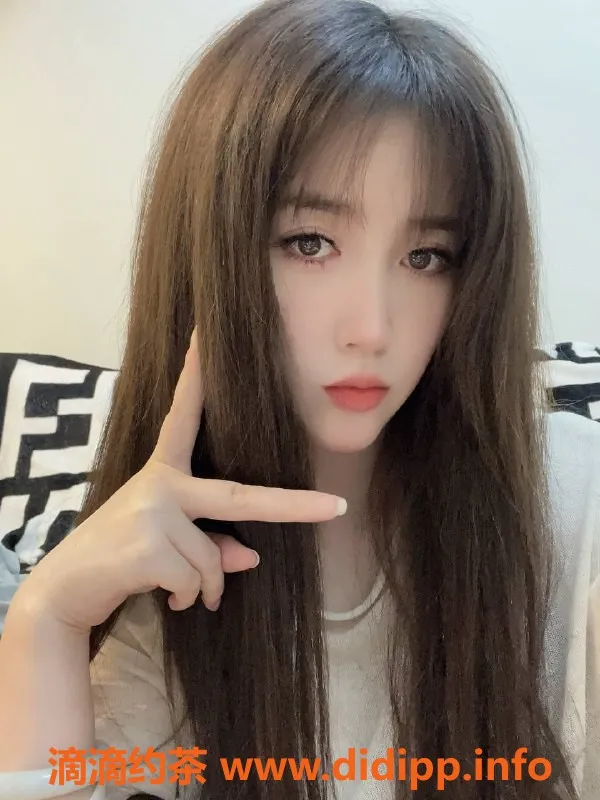 广州楼凤-天河嫩妹樱桃，550一小时的视频验证款