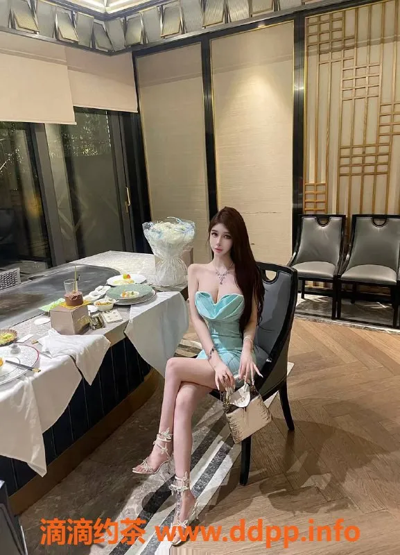 广州楼凤-天河卡琳娜：20P大胸御姐等你来约