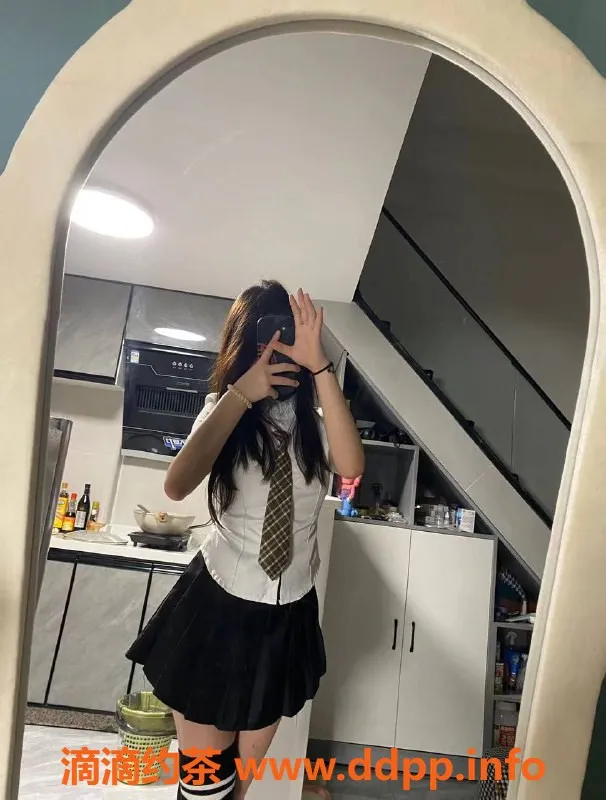 深圳楼凤资源信息,宝安霞霞，1200元起，丝袜制服服务