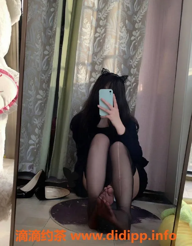 成都上门服务-成都嫩妹晓晓，163cm、104斤、D杯包夜服务