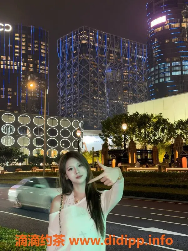 深圳楼凤-龙华区小歆摇，1500起的嫩妹体验