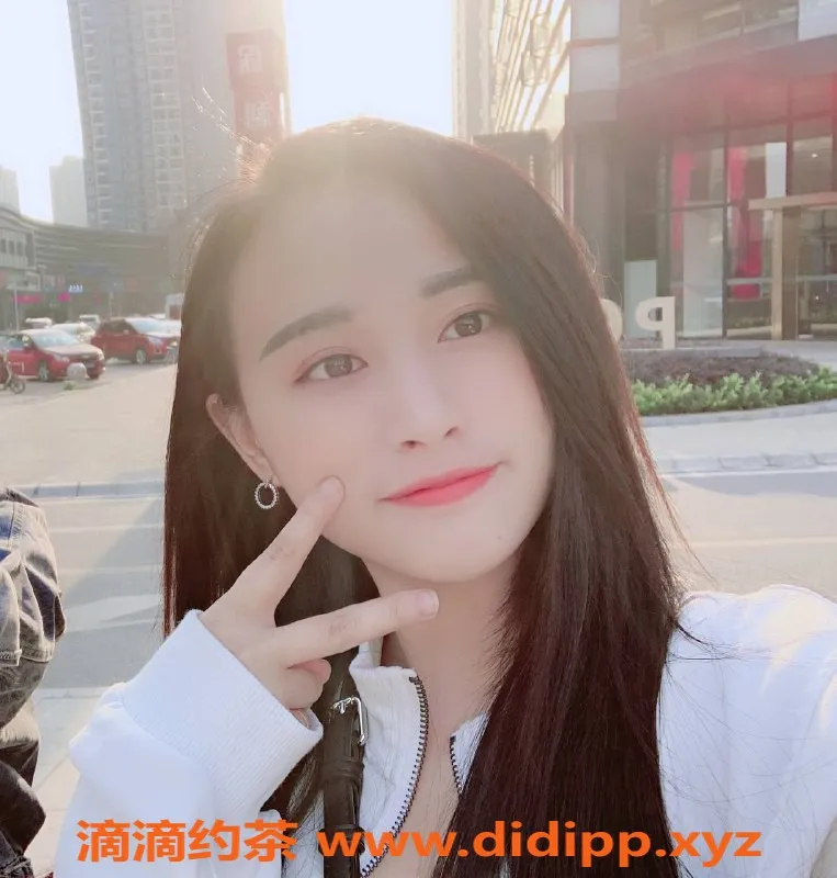 广州楼凤-番禺嫩妹田甜，视频验证，600元体验