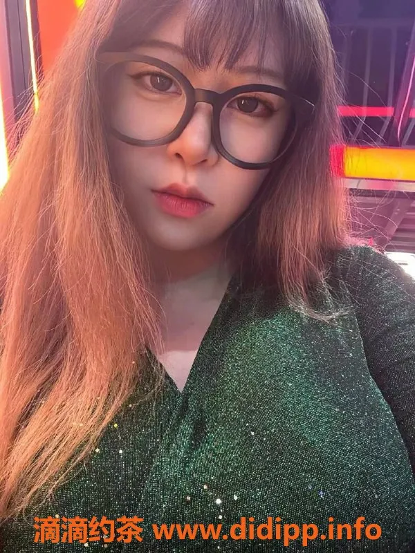 深圳楼凤资源信息,罗湖小雪，165身高E罩杯，800起步