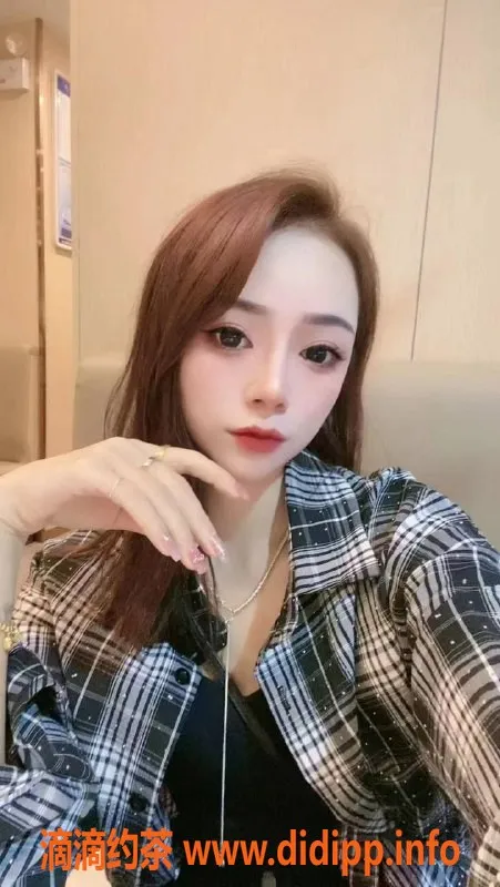 厦门楼凤-思明区颜颜，24岁162cm少女，86斤，7p可外