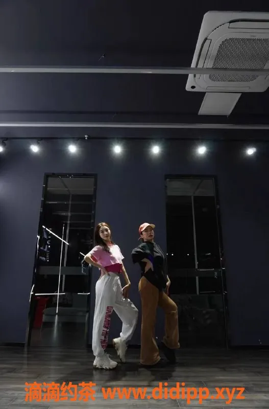 昆明楼凤资源信息,西山区静静—女友型服务，600元起