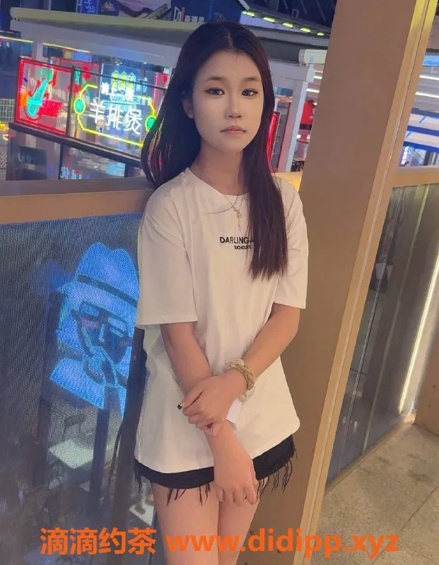 广州楼凤-番禺嫩妹渔人，舌吻夜课7P体验