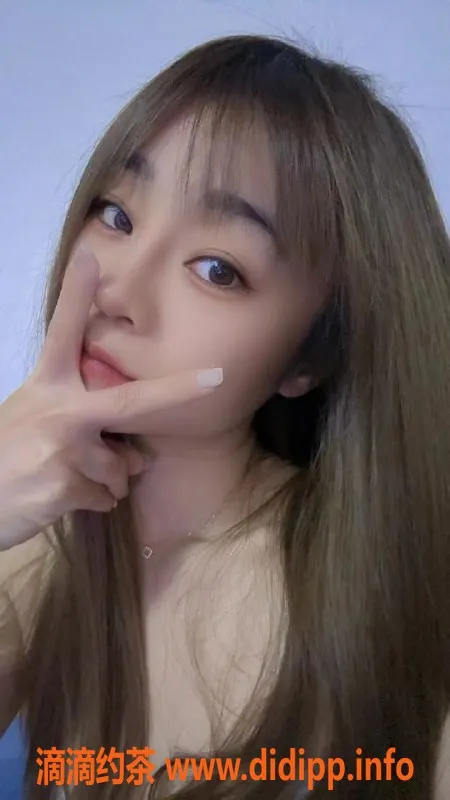 广州楼凤-佛山九菇凉，御姐大胸大长腿等你来约！