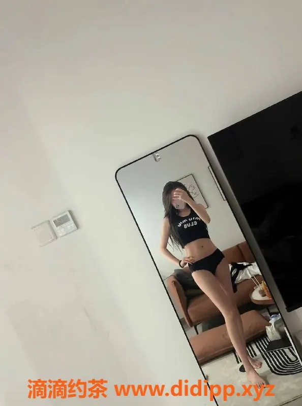 成都楼凤-成都萝莉学妹绿箩，超萌认证6p服务