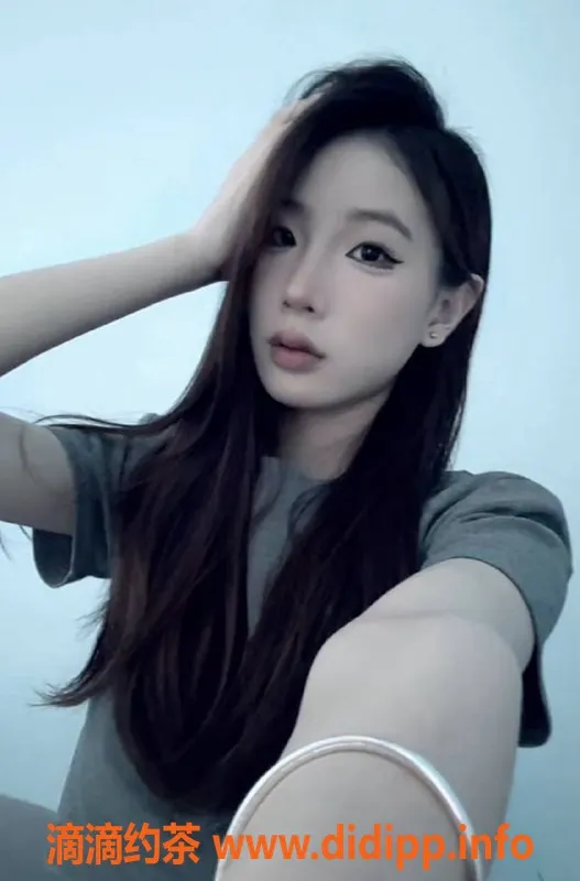 深圳楼凤-福田小希，千元优惠，舌吻制服服务