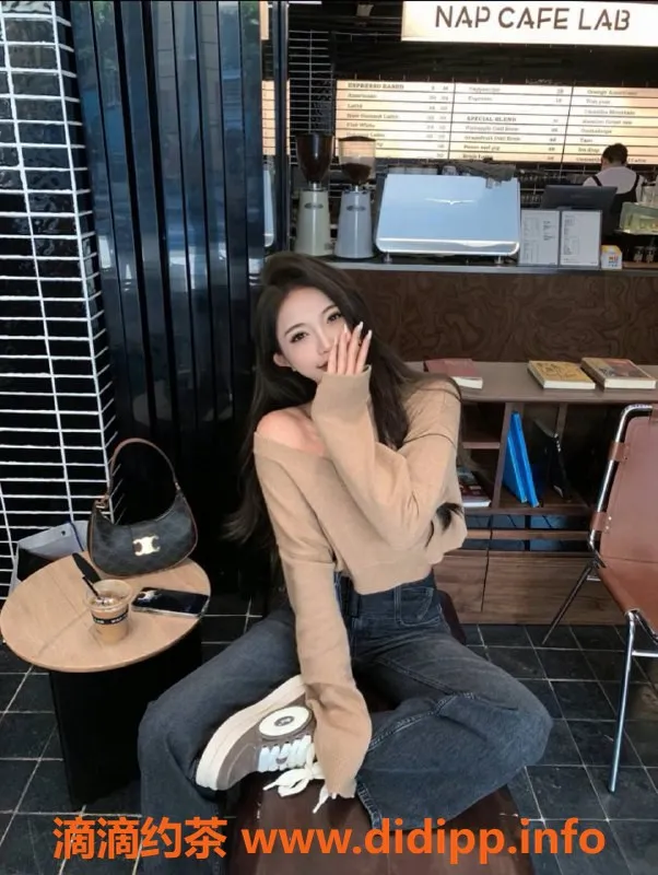 深圳楼凤-福田雨欣，950元亲密服务，诱惑制服陪伴