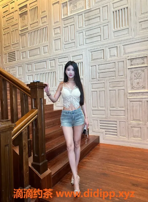 广州楼凤-天河御姐半夏，10P服务，大长腿大胸诱惑