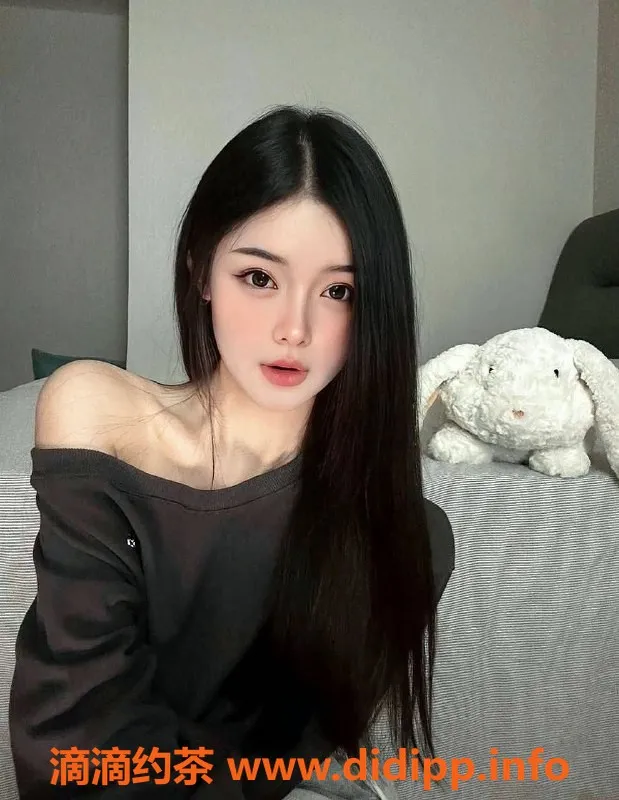 深圳楼凤-南山芊芊，1200元口爆制服服务，值得一试！