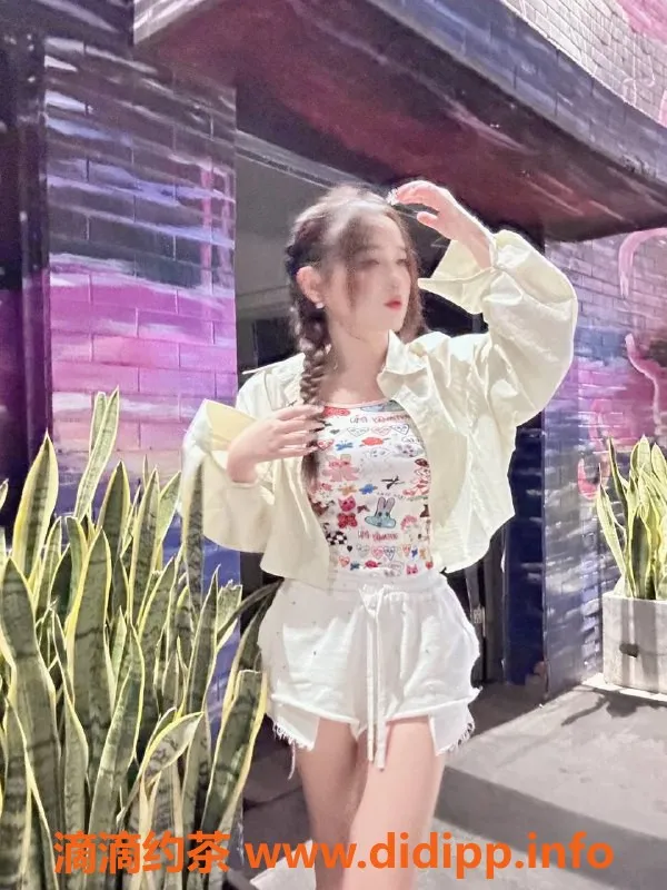 广州楼凤资源信息,天河果果，爆乳美女，600元一次服务