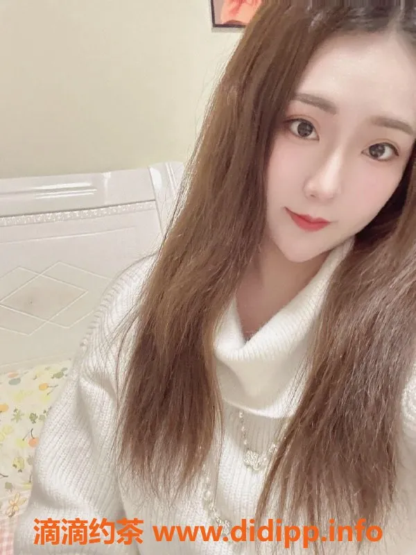 长沙楼凤-开福区菲儿：165高挑大胸美女，23岁超值服务