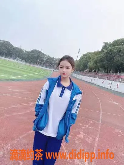 深圳楼凤-龙岗丝丝，900元体验六九与舌吻服务