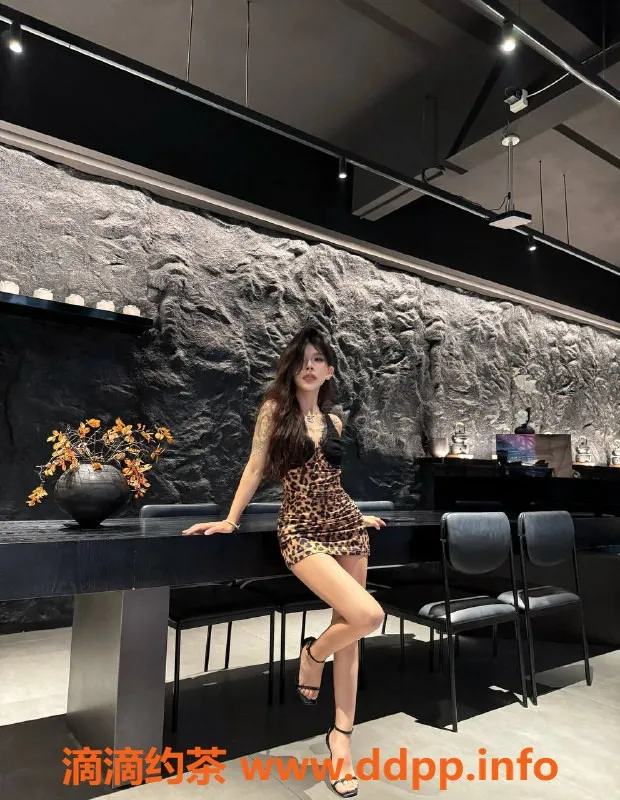 广州楼凤-天河正妹御萝，900元约一晚，视频验证