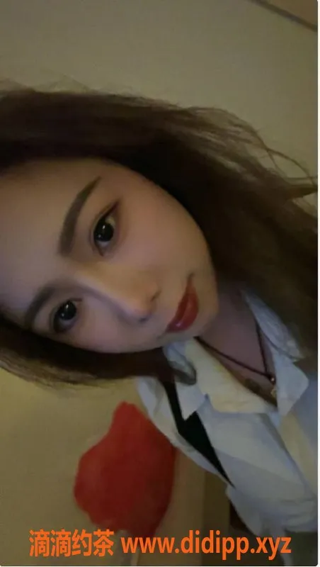 广州楼凤-白云小小御姐，夜课大胸，超值6P体验