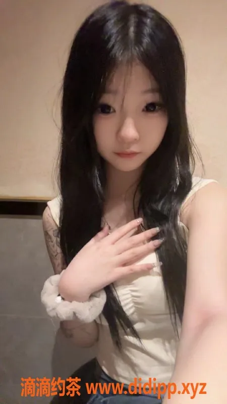 深圳楼凤-宝安艺涵，800元舌吻六九服务，超值体验！