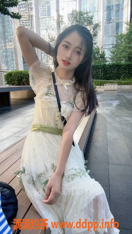 杭州楼凤-拱墅区小雅，18岁160cm，温柔可爱，让你重温初恋