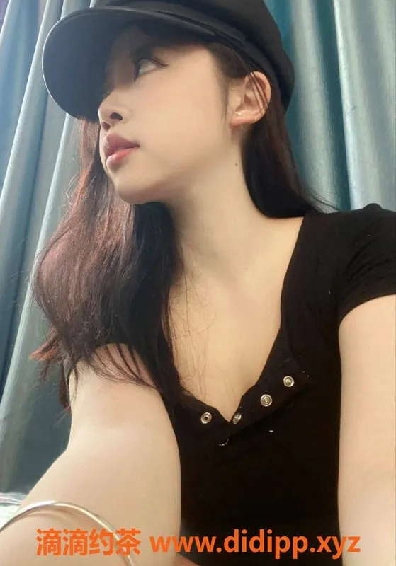 深圳楼凤-罗湖诗诗：800元舌吻、69，性感制服好服务