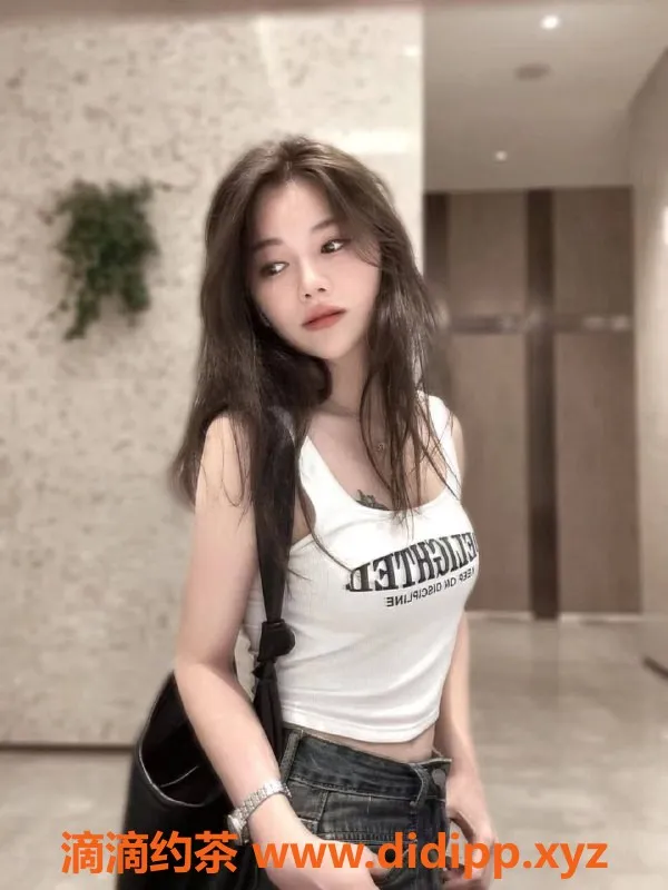 深圳楼凤资源信息,龙华静静，900元起，热情服务等你来享！