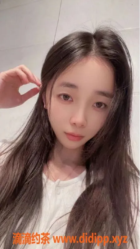 深圳楼凤资源信息,深圳龙岗兼职小可爱，20岁，34C，500元40分钟