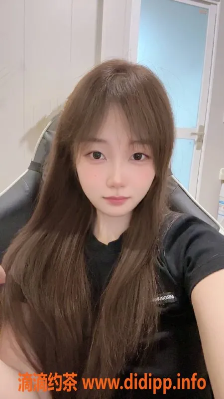 深圳楼凤-宝安叶清浅，1200元胸推服务，体验无套口