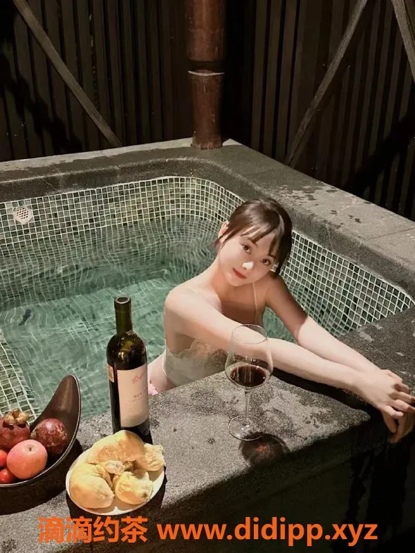 广州楼凤-白云御姐涵涵，夜课7P，舌吻服务更尽兴！