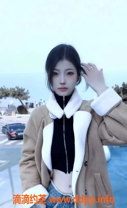 杭州楼凤-萌萌，18岁163cm白嫩美腿，套餐1280元起