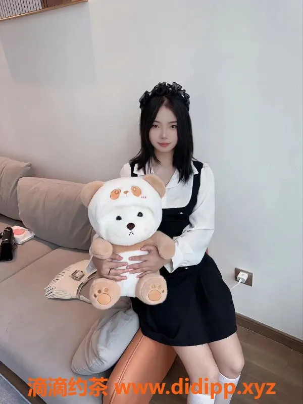 成都楼凤-成都洋洋，娇小嫩妹，态度好服务全